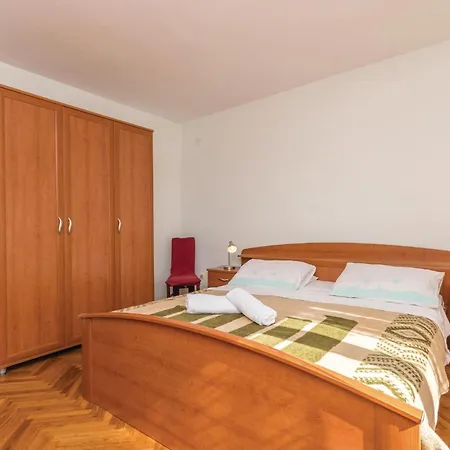 Pet Friendly In With Wifi Holiday home